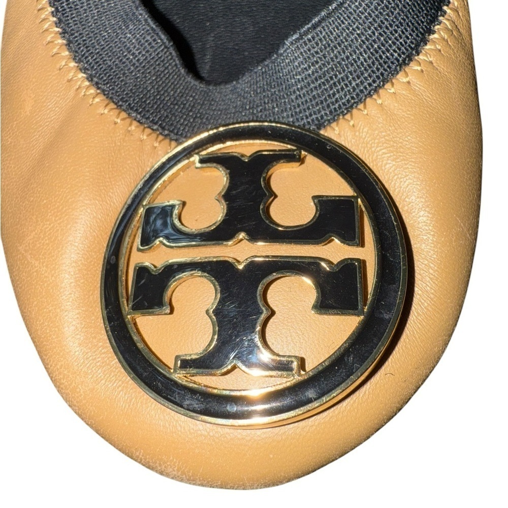 ▶️ Tory Burch ◀️ Caroline Ballet Flat Sand Gold/ Black logo flat shoes 8.5 - Picture 5 of 16
